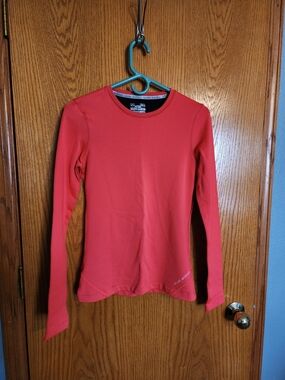 Under Armour Coral Long Sleeve Crew Neck Top